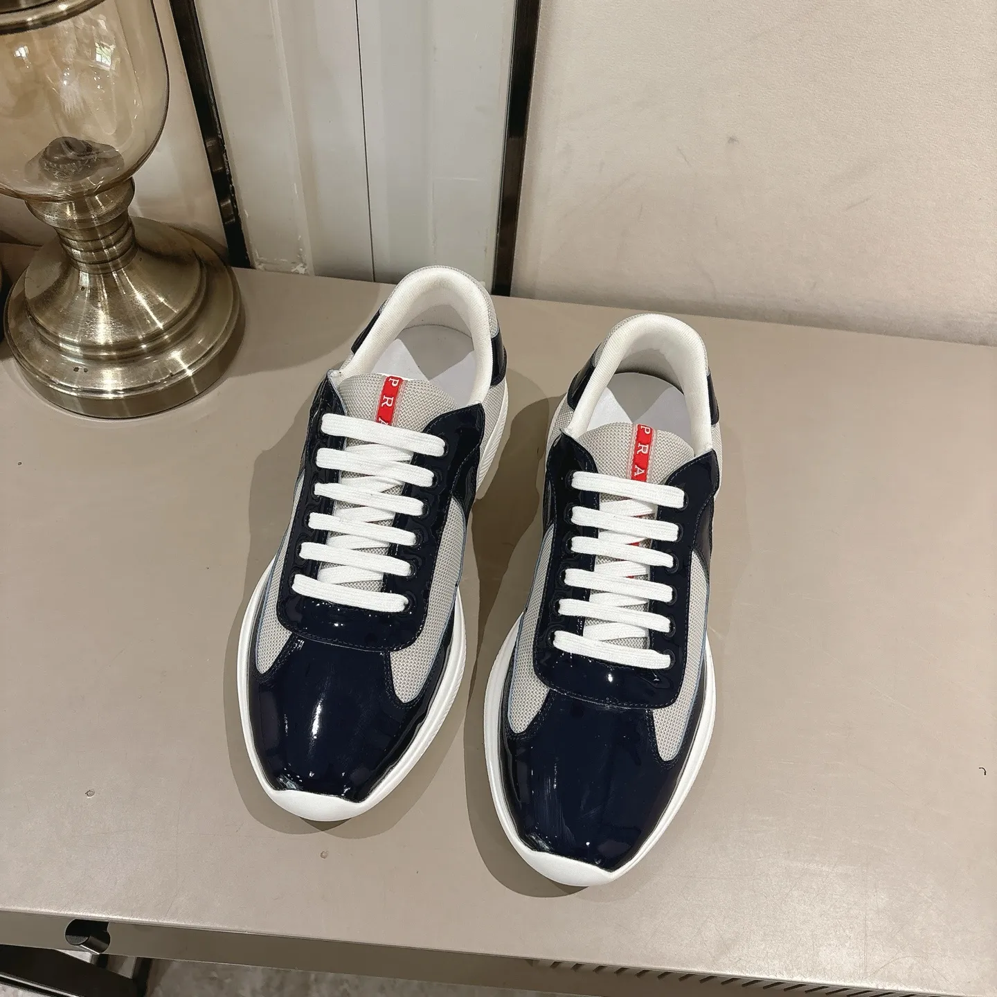 Factory direct sales p520🐘🐘Women's shoes, women's clothing (top version) Prada casual sports shoes, fashionable thick-soled casual loafers, unique taste, loved by everyone and easy to control, popular every year. There is also a versatile classic shoe last, enough to conquer you, wear it, increase the height and leisure, simple and handsome on the feet. The fabric is imported patent leather, the inner foot pad is breathable mesh, soft and delicate, the foot feels comfortable, ip Foam mold anti-slip lightweight outsole